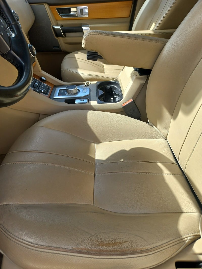 Used 2015 Land Rover LR4 for sale in Dubai